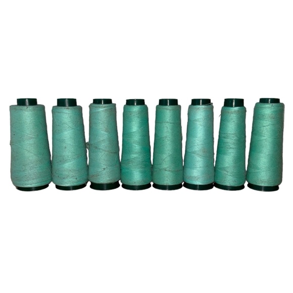 Bundle Of Yarn And Thread - Picture 5 of 16